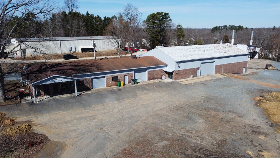 More Photos Of 8828 Mount Holly Rd, Charlotte Warehouse For Lease