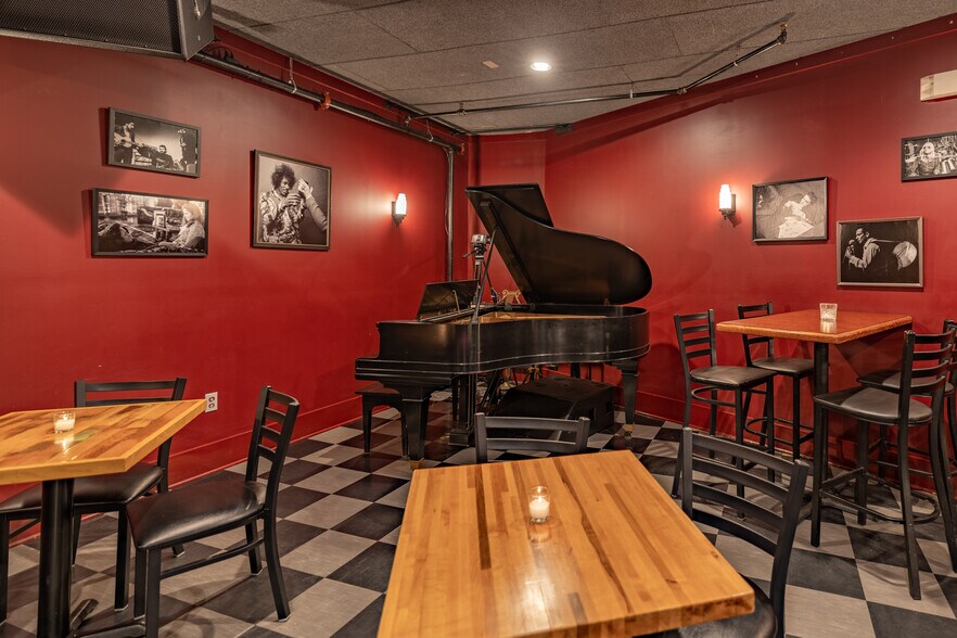 More Photos Of 743 Haywood Rd, Asheville Restaurant For Sale