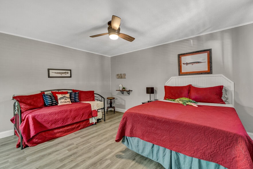 More Photos Of 2784 W State Highway 154, Quitman Hotel For Sale