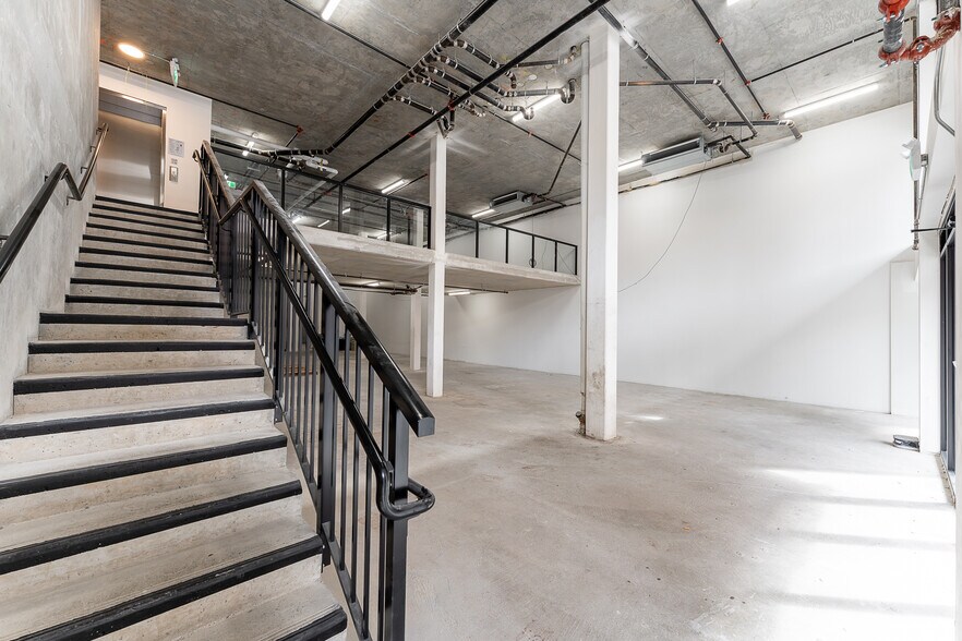 More Photos Of 243 Keefer st, Vancouver Storefront For Sale