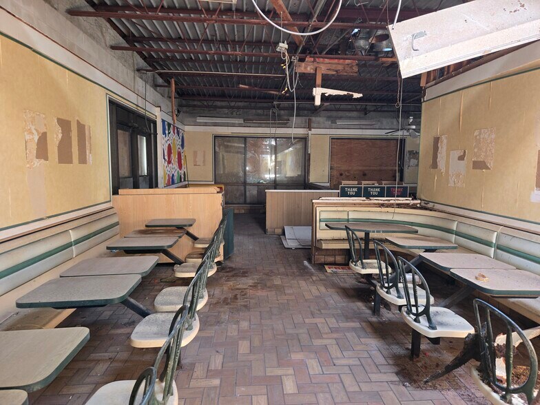 More Photos Of 7695 Ulmerton Rd, Largo Fast Food For Lease