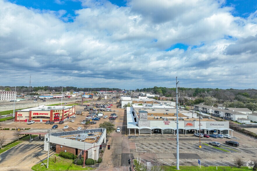 More Photos Of 5070 Interstate 55 N, Jackson Unknown For Lease