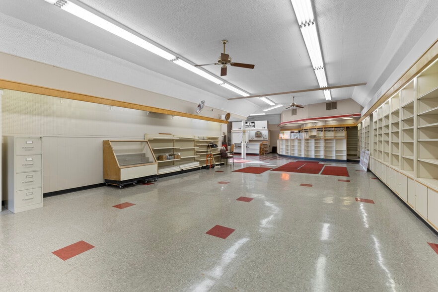 More Photos Of 10004 E 63rd St, Raytown General Retail For Sale
