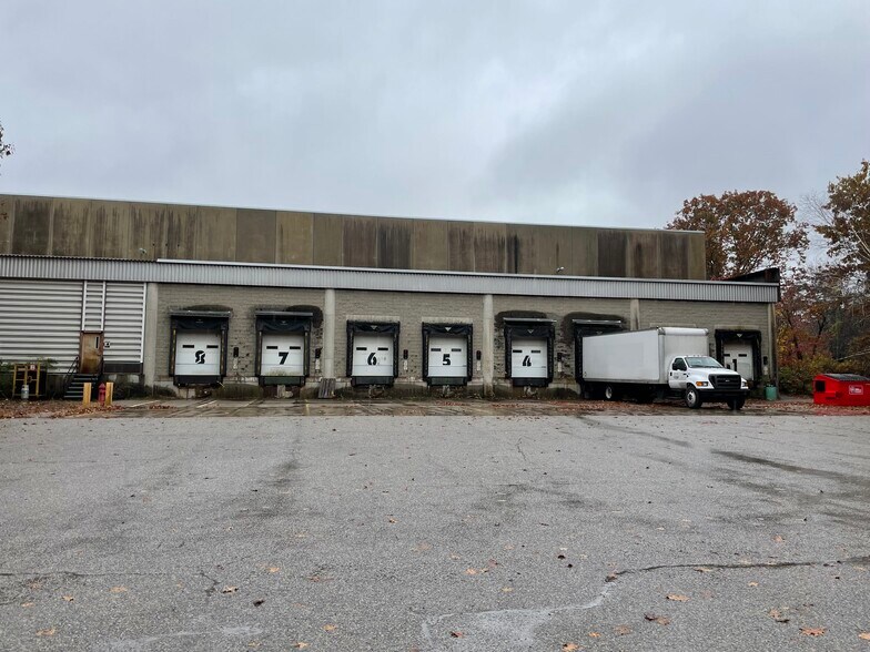 More Photos Of 90 Spencer Dr, Wells Warehouse For Lease