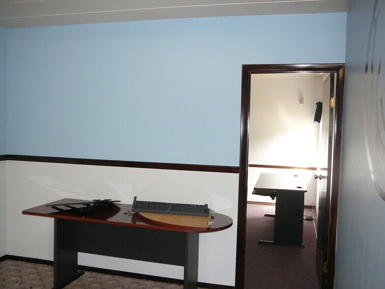 More Photos Of 4501 Peoples Rd, Pittsburgh Medical For Lease