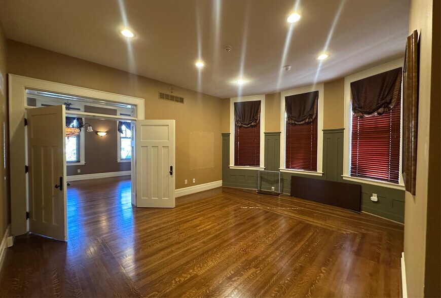 More Photos Of 211 Garrard St, Covington Loft Creative Space For Sale