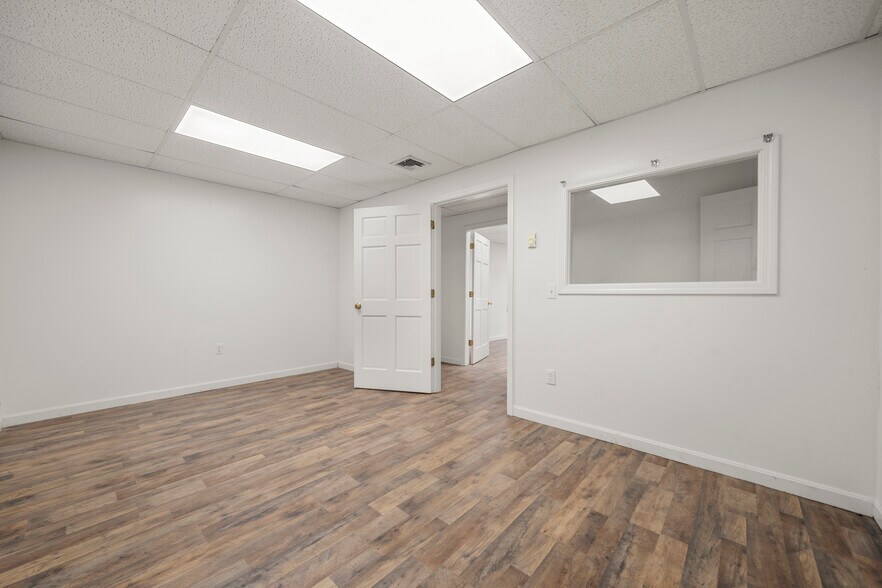 More Photos Of 597 Winthrop St, Taunton Manufacturing For Lease