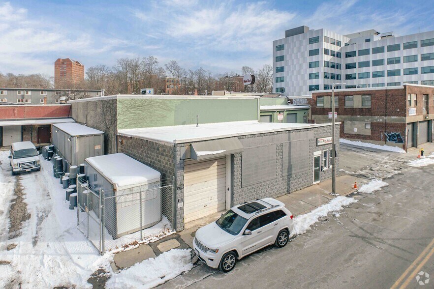 More Photos Of 1641 Columbus Ave, Boston Warehouse For Lease