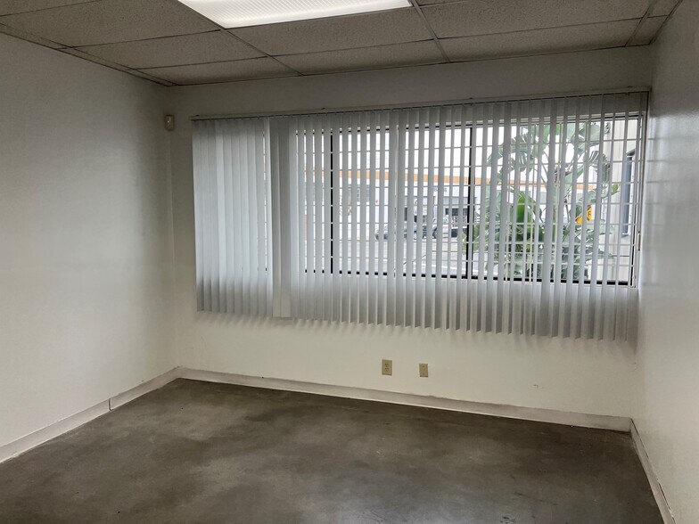 More Photos Of 4800-4820 District Blvd, Vernon Warehouse For Lease