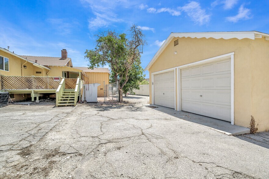 More Photos Of 10404 Foothill Blvd, Sylmar Land For Sale