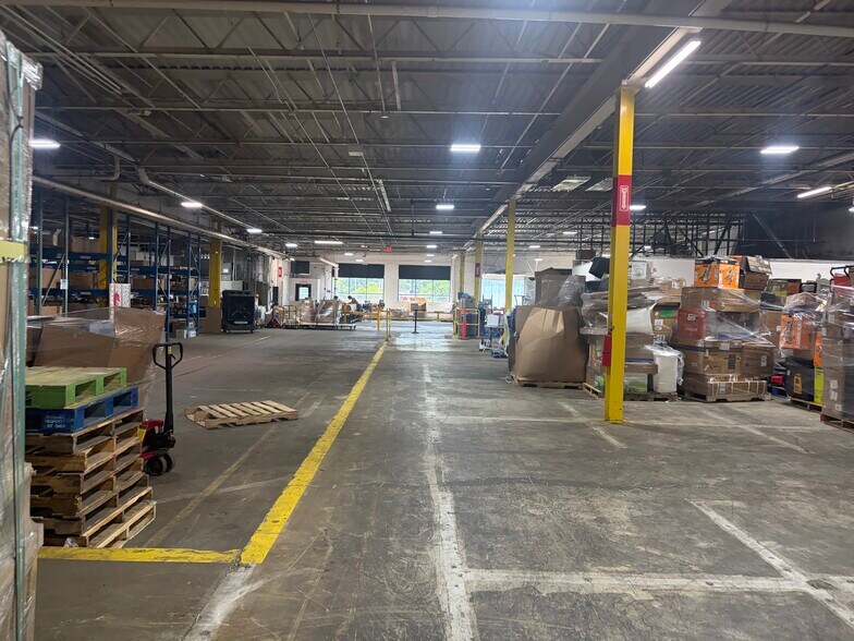 More Photos Of 309 N Prospect St, Sturgis Light Manufacturing For Sale