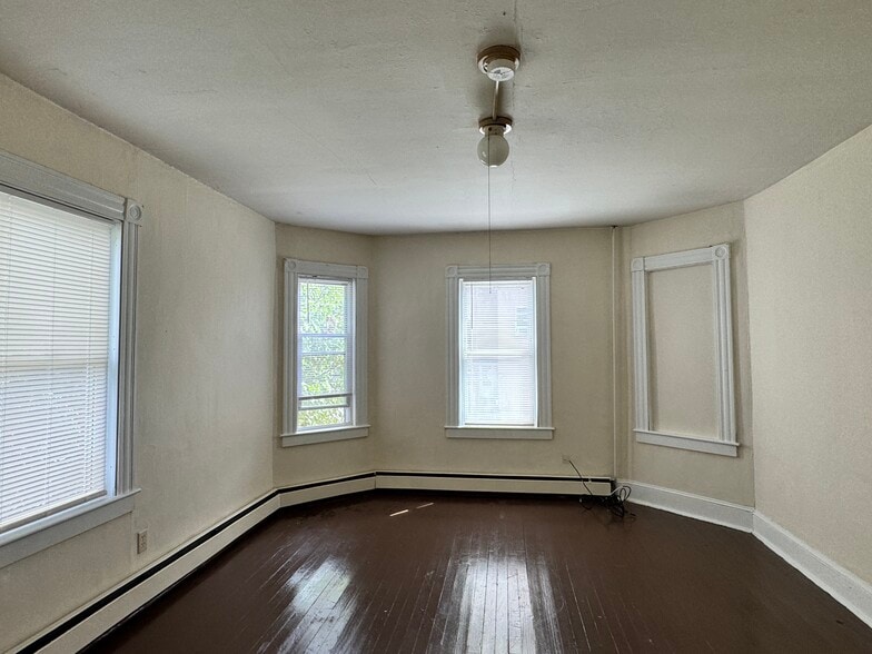 More Photos Of 240-242 Washington St, New Britain Apartments For Sale