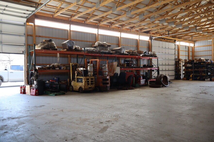 More Photos Of Catasauqua Ave., Whitehall Warehouse For Lease