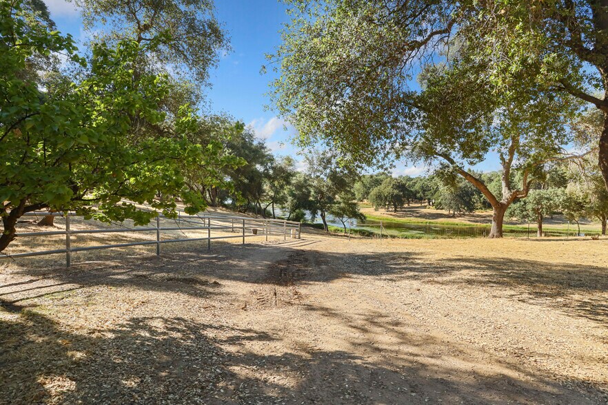 More Photos Of 24521 N McIntire Rd, Clements Land For Sale