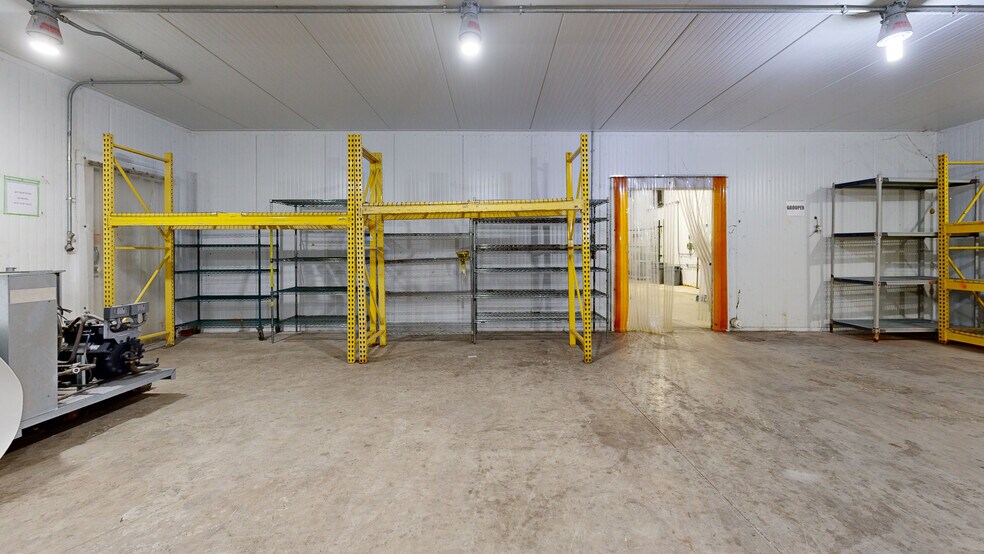 More Photos Of 174 NW 9th ave, Mulberry Distribution For Lease