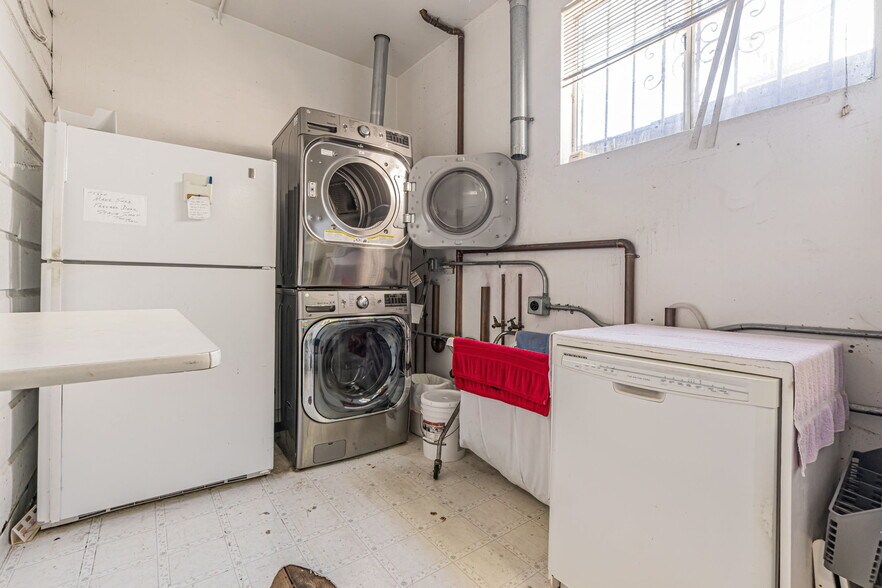 More Photos Of 1014 Clement St, San Francisco Storefront Retail Office For Sale