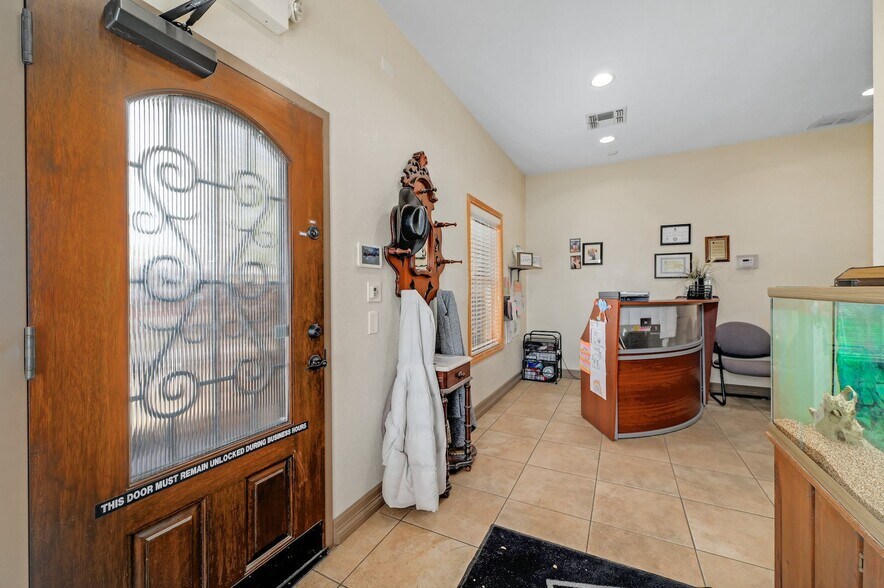 More Photos Of 1300 Universal City Blvd, Universal City Warehouse For Sale