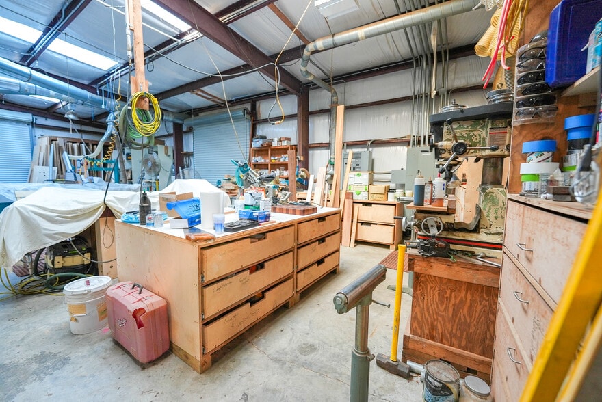 More Photos Of 7800 County Road 24, Fairhope Showroom For Sale