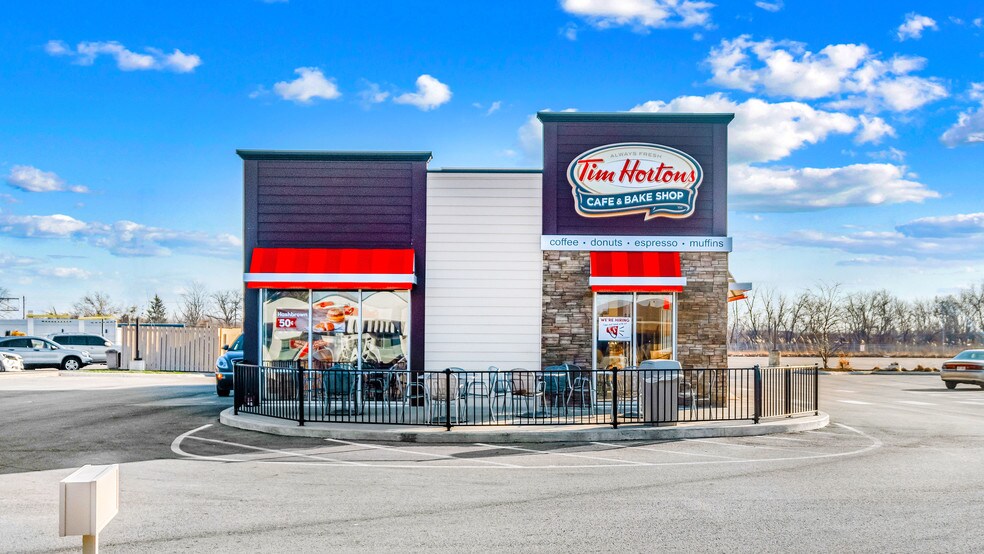 More Photos Of 2550 S Hamilton Rd, Columbus Restaurant For Sale