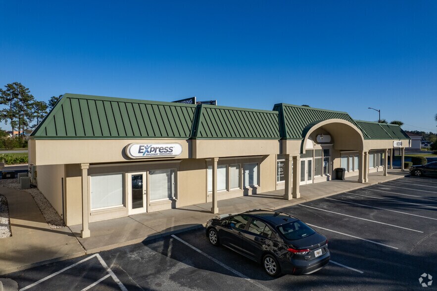 More Photos Of 650 Scranton Rd, Brunswick General Retail For Lease