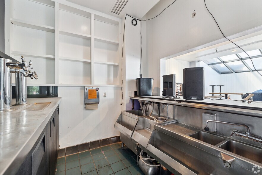 More Photos Of 1234 Grant Ave, San Francisco Restaurant For Sale