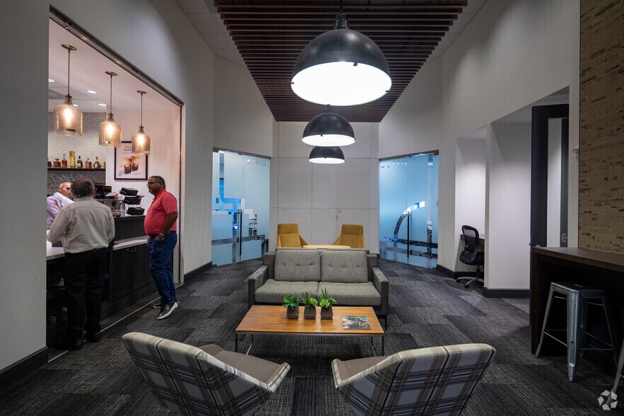 More Photos Of 6 Concourse Pky NE, Atlanta Unknown For Lease