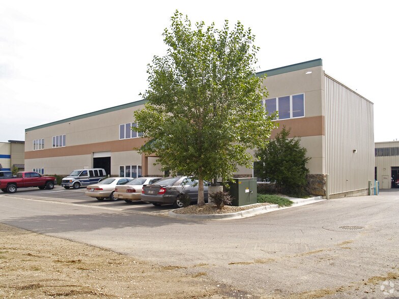 More Photos Of 500-536 W 67th St, Loveland Light Manufacturing For Lease