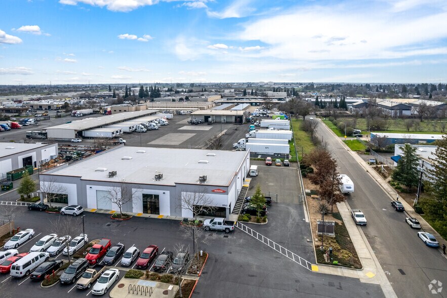 More Photos Of 9743 Kent St, Elk Grove Warehouse For Lease