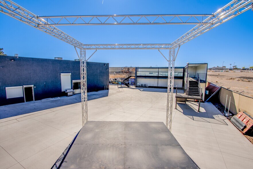 More Photos Of 4251 W Oquendo Rd, Las Vegas Light Distribution For Sale