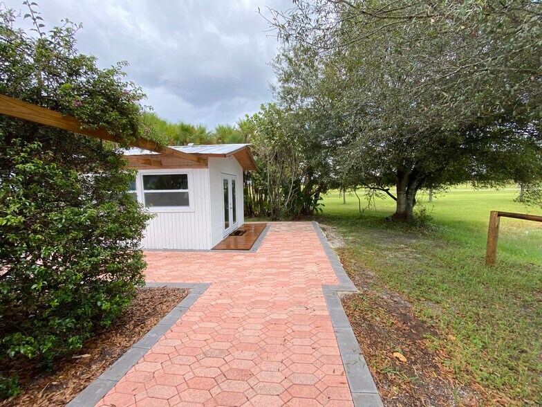 More Photos Of 12245 NE 56th Ave, Okeechobee Airplane Hangar For Sale