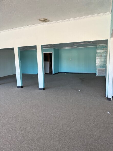 More Photos Of 6807 Tamiami Trl, Bradenton Freestanding For Lease