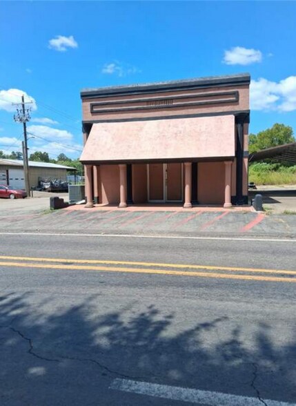 More Photos Of 208 SE Avenue 2 Ave, Atkins Office For Sale