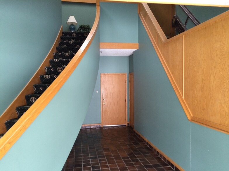 More Photos Of 4129 Okemos Rd, Okemos Office For Lease