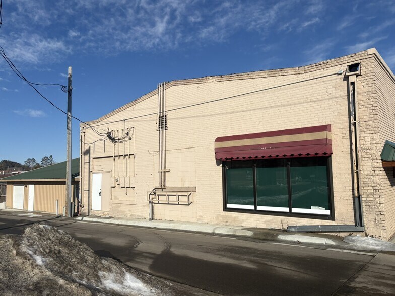 More Photos Of 601 Minnesota Ave, Walker General Retail For Lease