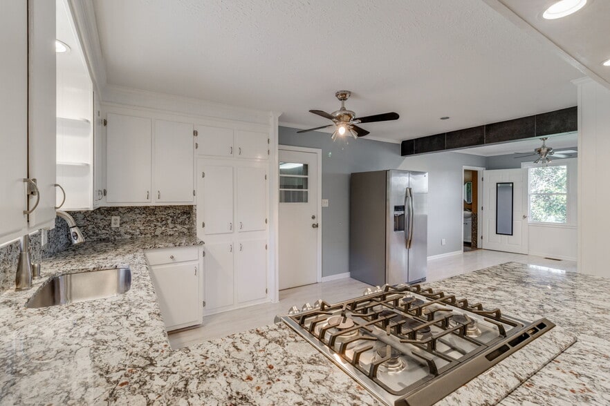 More Photos Of 161 Chapin Rd, Chapin Loft Creative Space For Sale