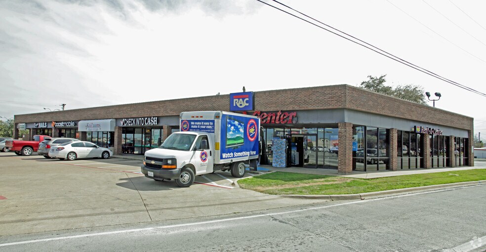 More Photos Of 802-822 W Arkansas Ln, Arlington Unknown For Lease