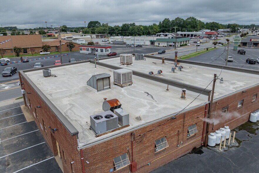 More Photos Of 506 N Main St, Emporia General Retail For Sale