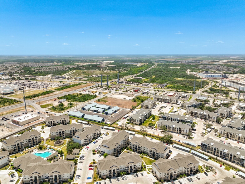 More Photos Of 211 Crossing Ave, San Antonio Unknown For Lease