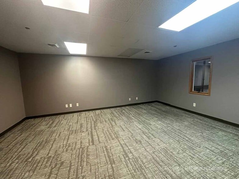 More Photos Of 2503 N Neergard Ave, Springfield Warehouse For Lease