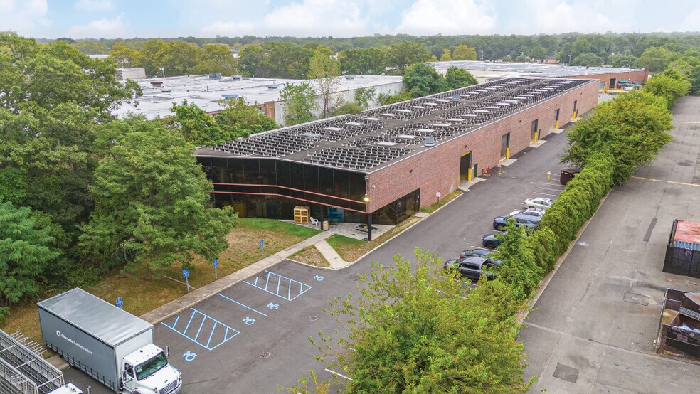 Primary Photo Of 1750 Express Dr S, Hauppauge Manufacturing For Lease