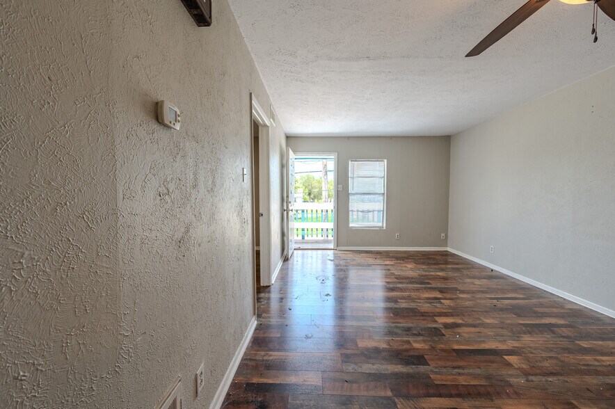 More Photos Of 732 W Alice Ave, Kingsville Multifamily For Sale
