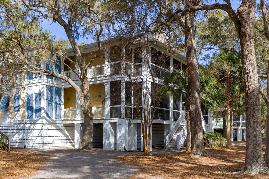 More Photos Of 101 Avenue of Oaks, Daufuskie Island Apartments For Sale