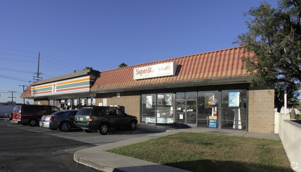 More Photos Of 10499 Beach Blvd, Stanton Freestanding For Lease