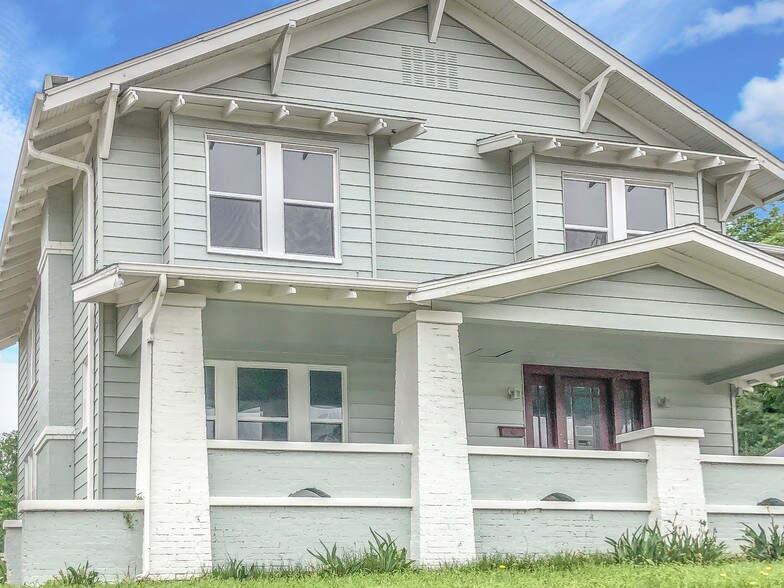 Primary Photo Of 209 E University Dr, Denton Medical For Lease