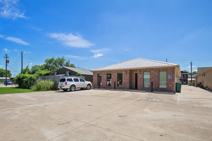 More Photos Of 14375 Liberty St, Montgomery Coworking Space