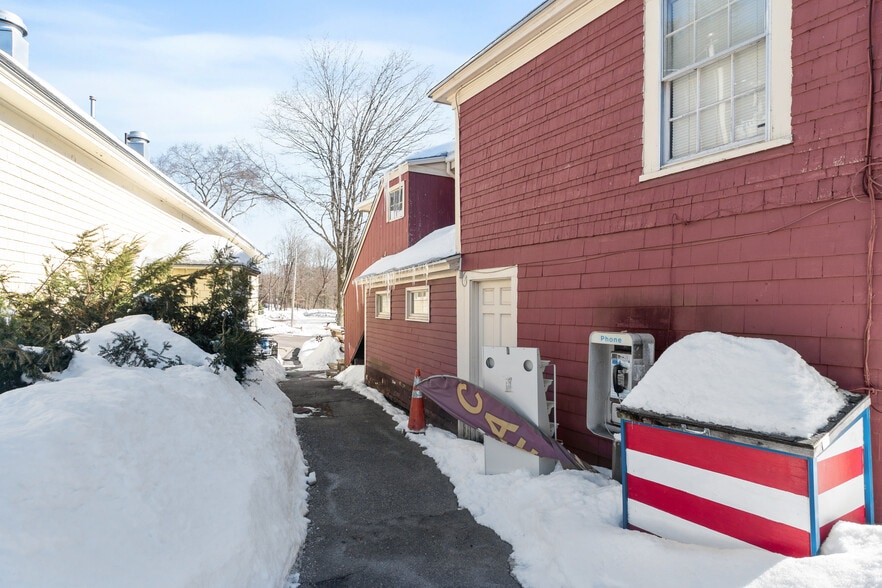 More Photos Of 561 Main St, Boxford General Retail For Sale