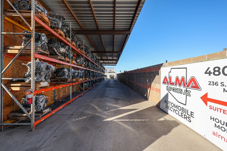 More Photos Of 236 S Alma School Rd, Mesa Showroom For Sale