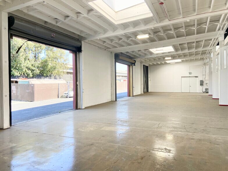More Photos Of 3421 Hollis St, Oakland Warehouse For Lease