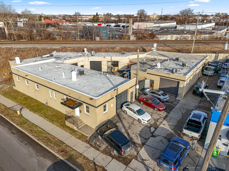 More Photos Of 5420 Oakman Blvd, Dearborn Warehouse For Sale