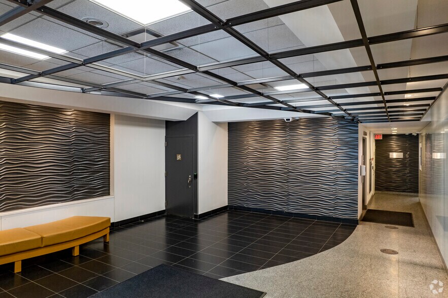 More Photos Of 110 Eglinton Ave W, Toronto Coworking Space